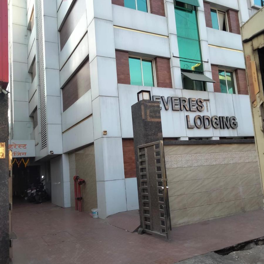 Hotel Everest Lodging Нави Мумбай Екстериор снимка