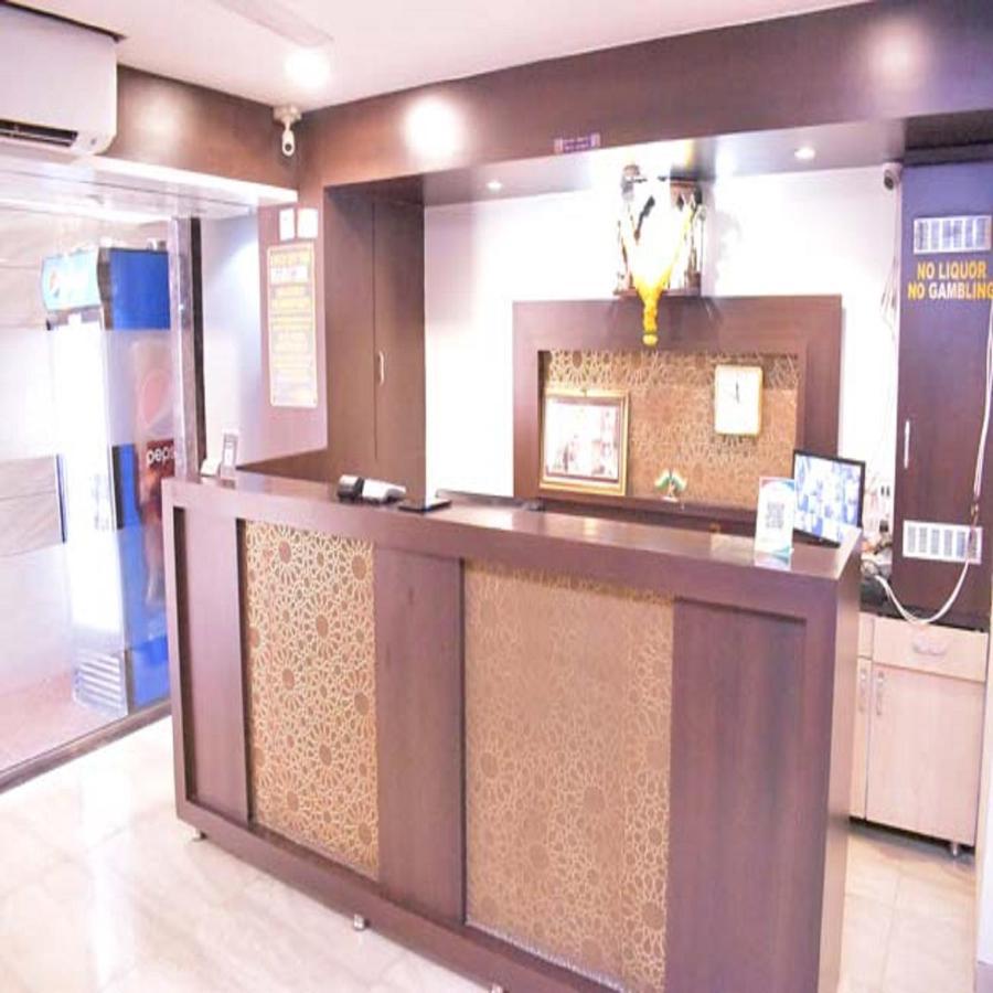 Hotel Everest Lodging Нави Мумбай Екстериор снимка